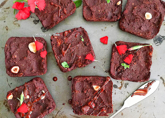 Baked kidney bean brownies - plant based, gluten free, healthy, vegan, refined sugar free - heavenlynnhealthy.com