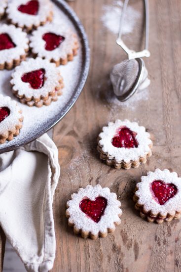 Healthy Peanut Butter & Jelly Christmas Cookies (German Spitzbuben) - vegan, plant based, gluten free, refined sugar free - heavenlynnhealthy.com