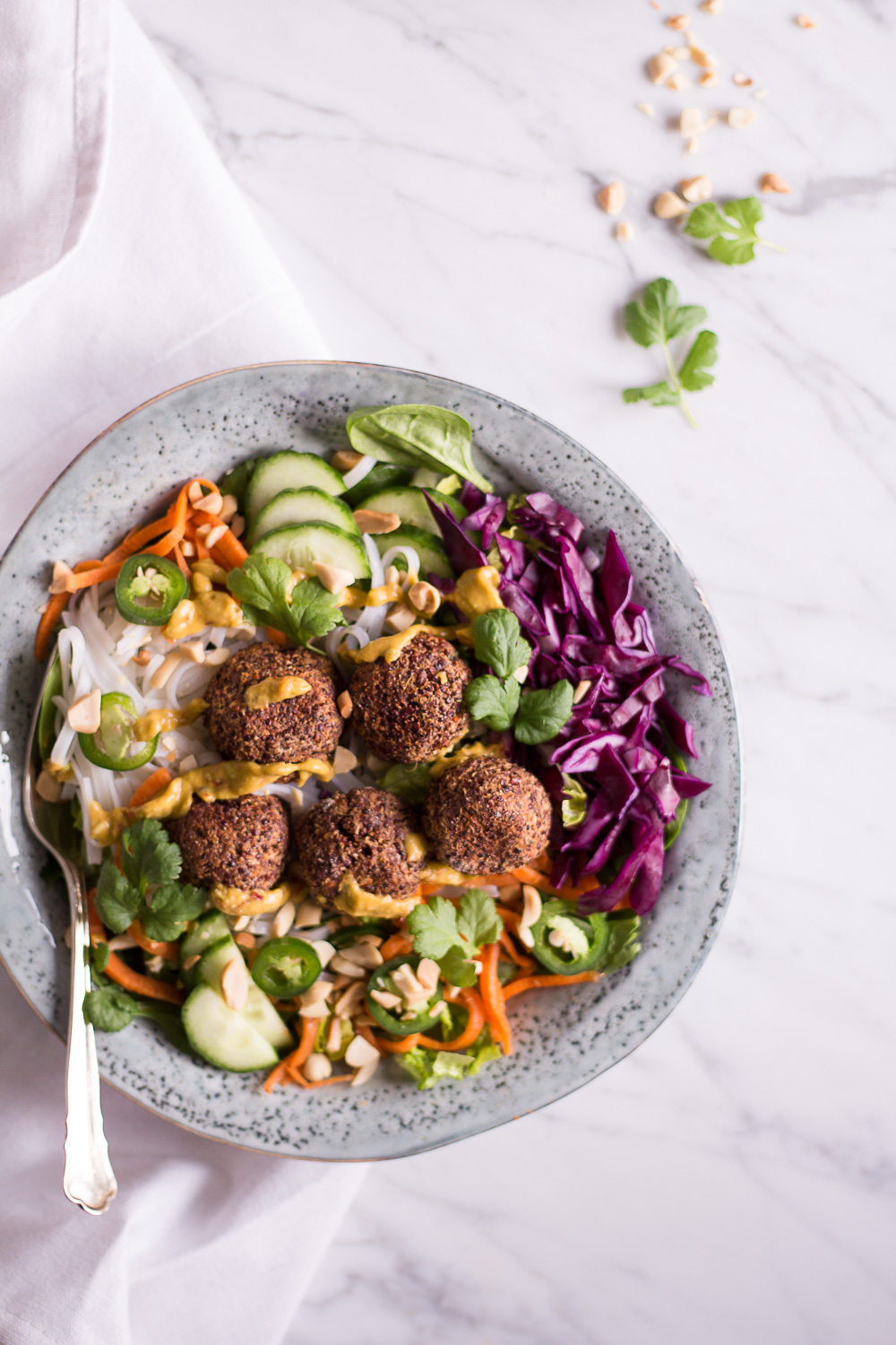 Vietnamese Banh Mi Bowl with plant based quinoa meatballs - - plant-based, vegan, gluten free, refined sugar free - heavenlynnhealthy.com