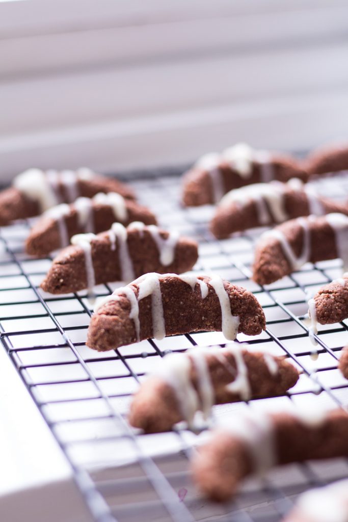 Healthy Chocolate Vanilla Crescent Christmas Cookies - Heavenlynn Healthy